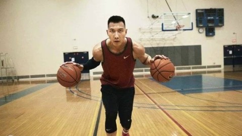 特训铸就巅峰：易建联夏日汗水的力量