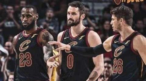 勇士休赛期拯救名单：格林降薪续约+三首轮梭哈伦纳德，2026年王朝不灭！