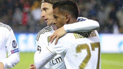 爸爸是超级英雄：盘点皇马球员背后那些令人动容的父亲故事