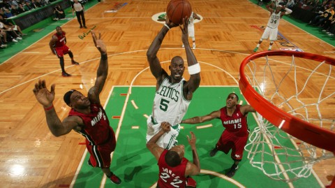 二〇一一年东部半决赛：当铁血绿军撞上巅峰热火